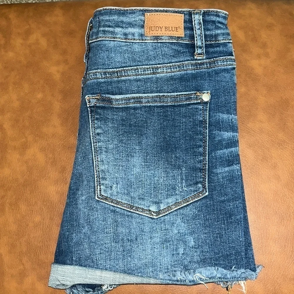 Judy Blue 3” Inseam Mid Rise Shorts Size S